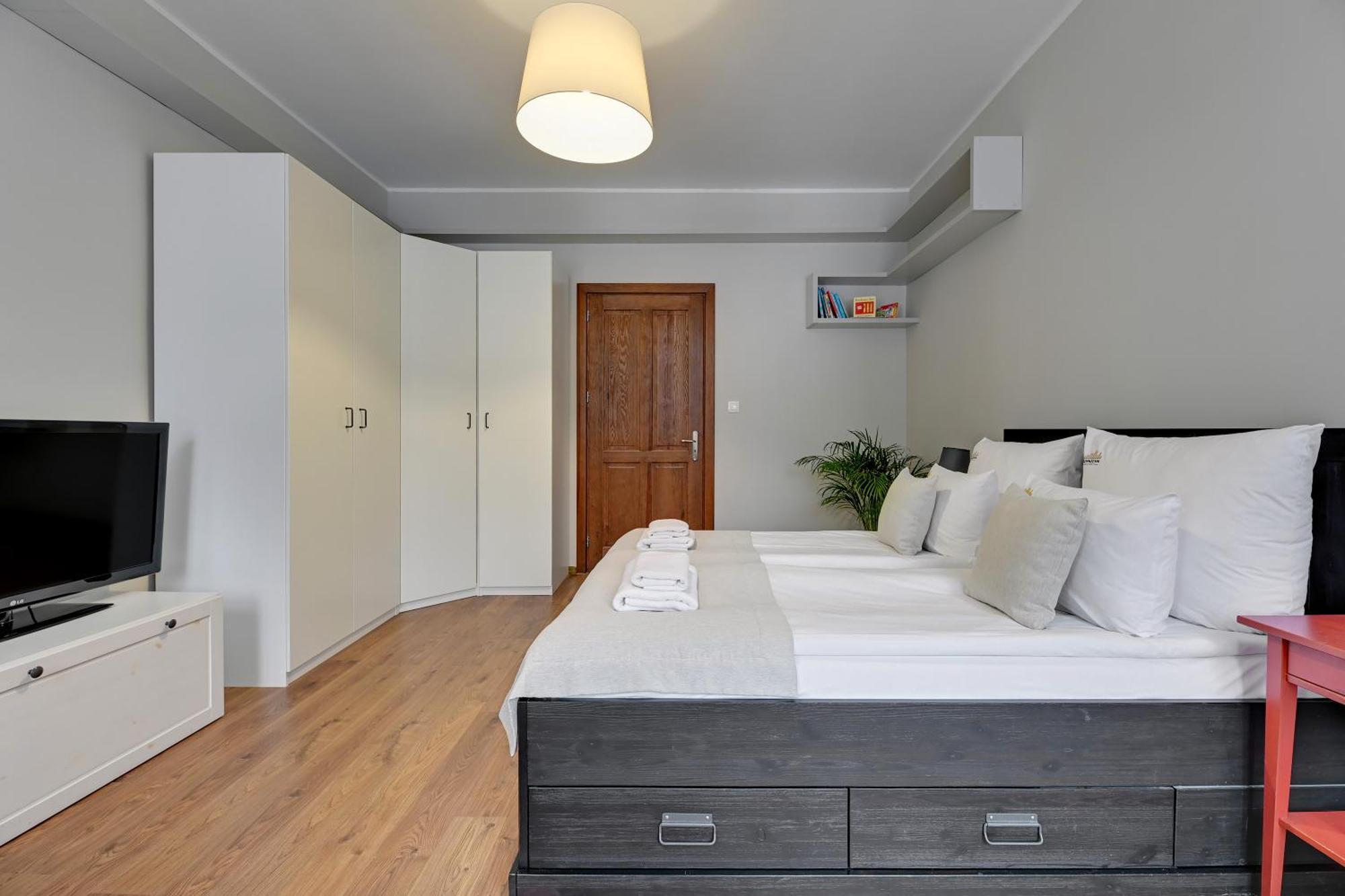 City Center, Art House & Family Stay By Downtown Apartments غدانسك المظهر الخارجي الصورة